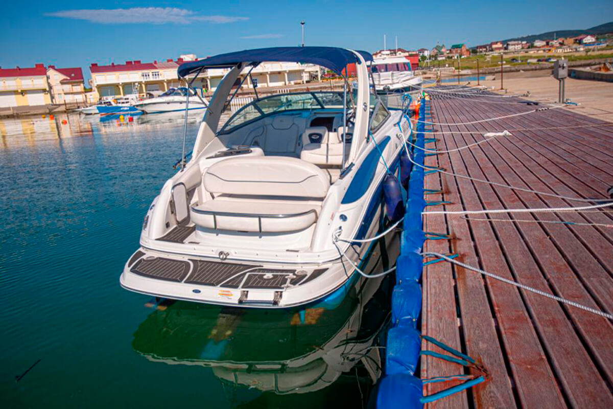 Катер Crownline – салон